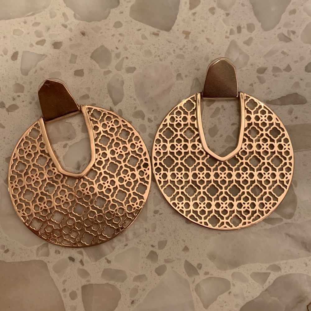 Rose Gold Kendra Scott earrings